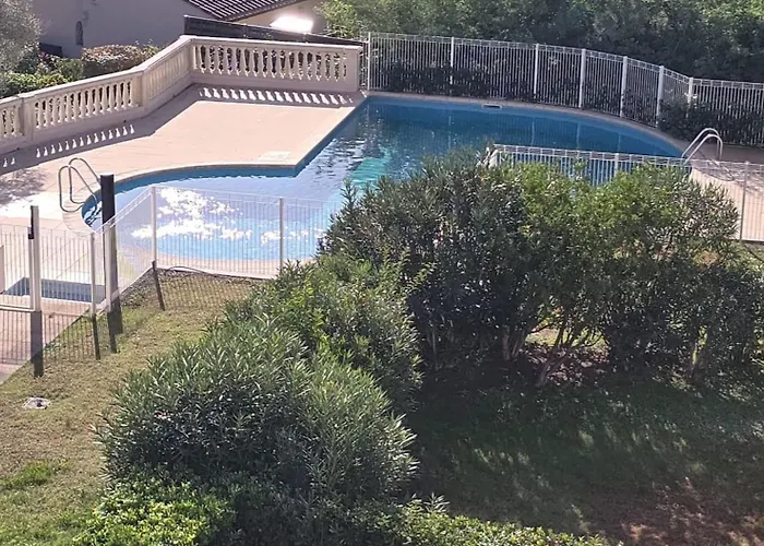 Appartamento Bright With Terrace In Saint-raphael *