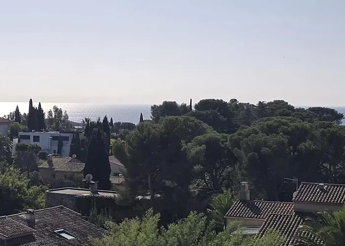 Bright With Terrace In Saint-raphael * Saint-Raphaël