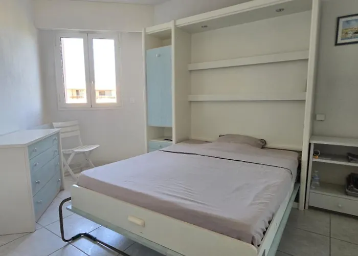 شقة Bright With Terrace In Saint-raphael