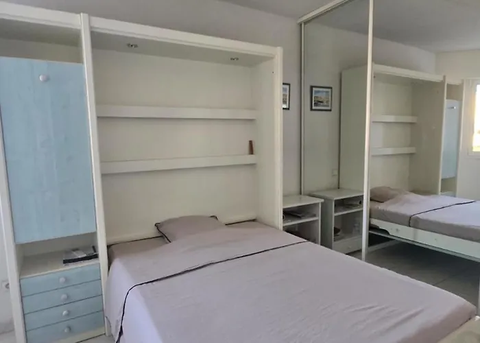 Apartman Bright With Terrace In Saint-raphael Saint-Raphaël