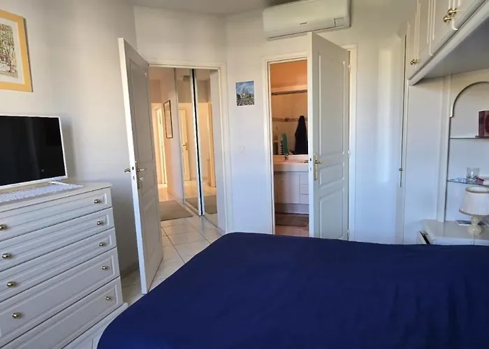 شقة Bright With Terrace In Saint-raphael Saint-Raphaël