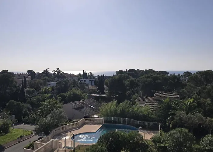 Apartman Bright With Terrace In Saint-raphael