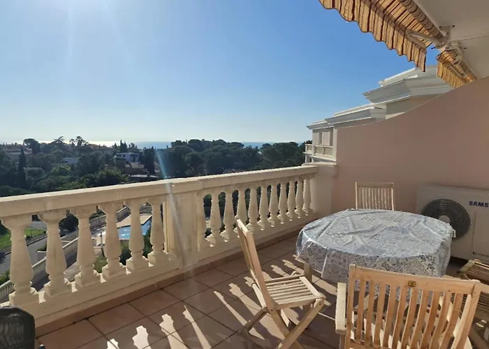Apartman Bright With Terrace In Saint-raphael