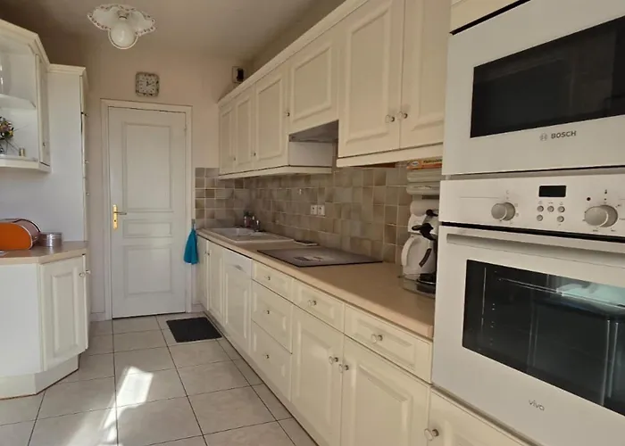 Apartman Bright With Terrace In Saint-raphael Saint-Raphaël